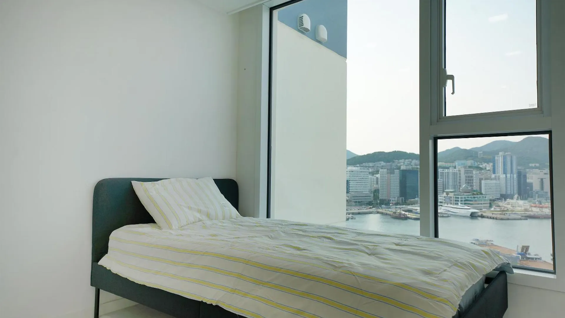 Busan Ocean Stay דירה